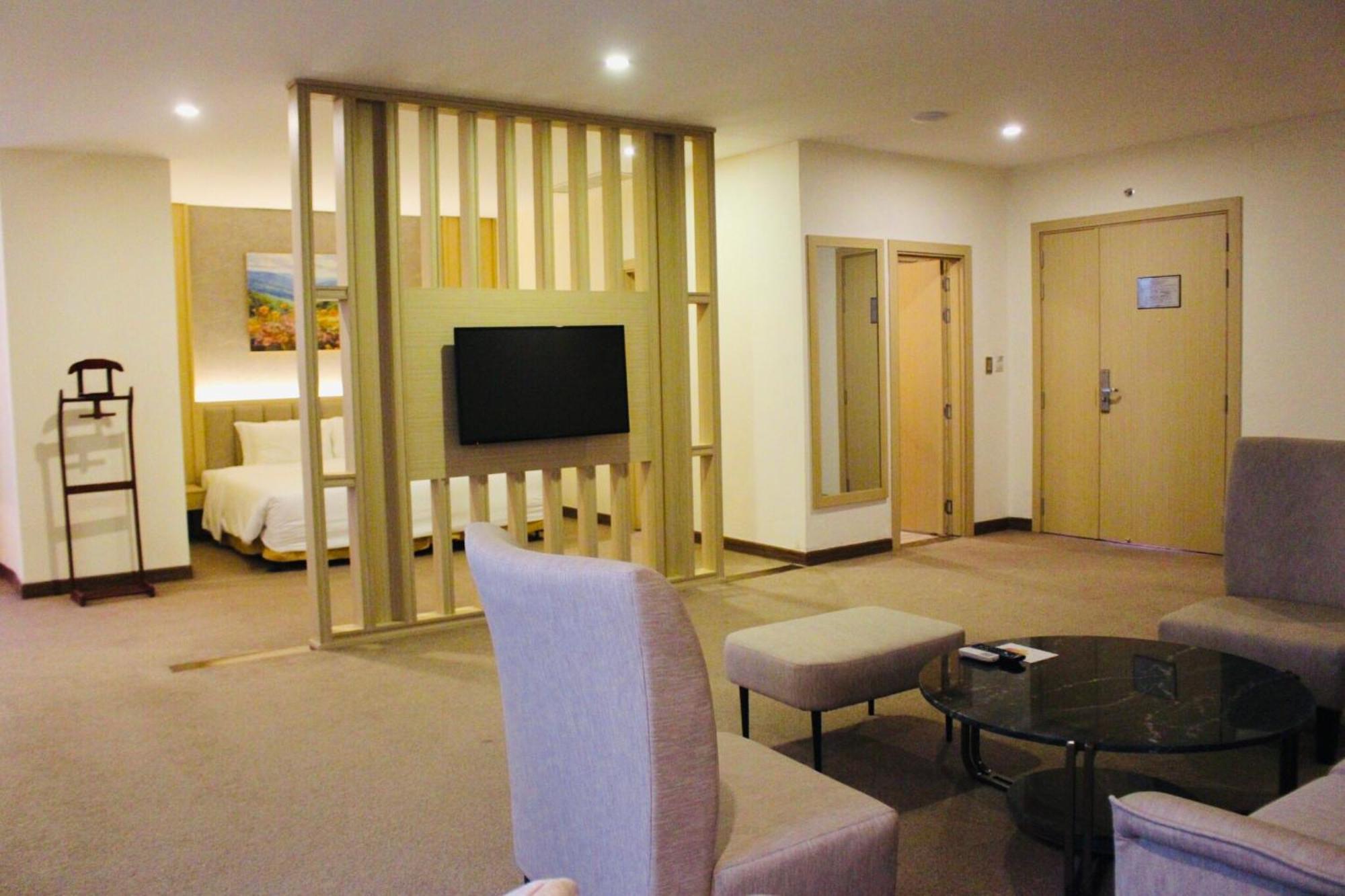 Muong Thanh Grand Quang Tri Hotel Екстер'єр фото